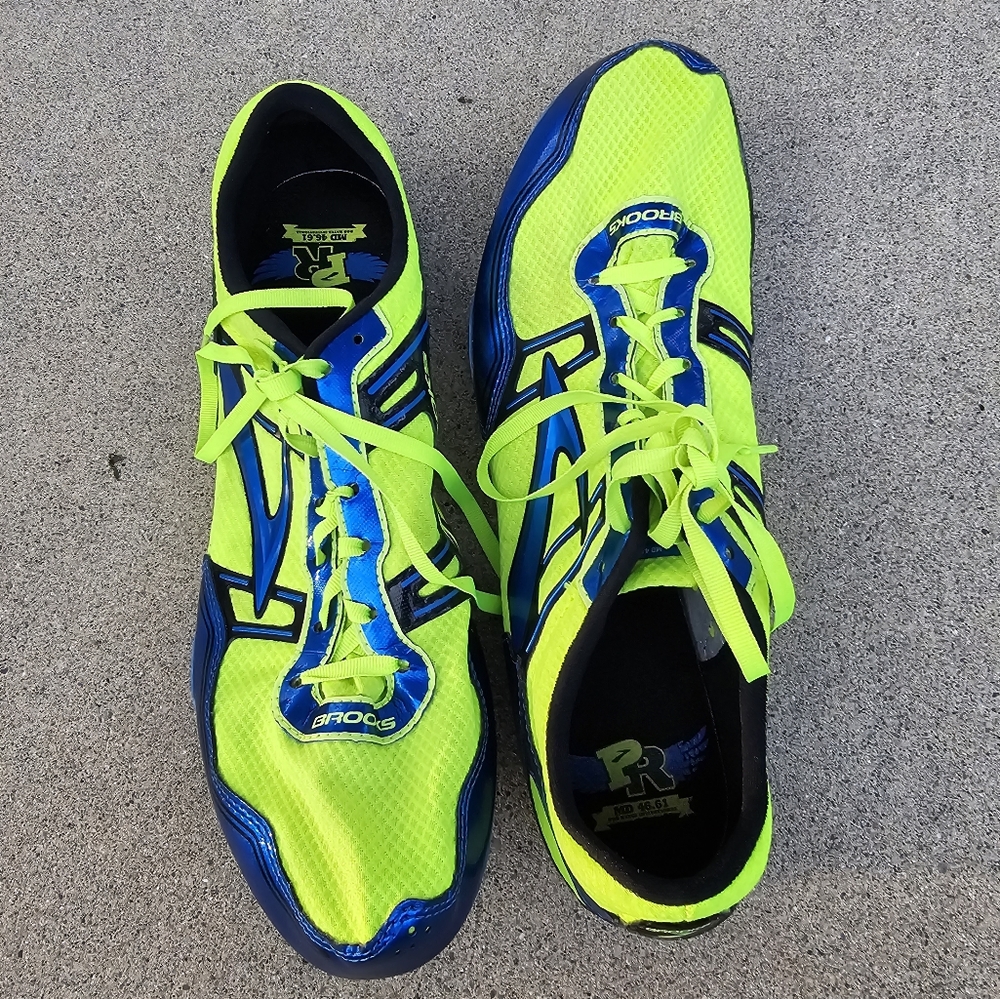 Brooks Running shoes cleats size 11.5 mens